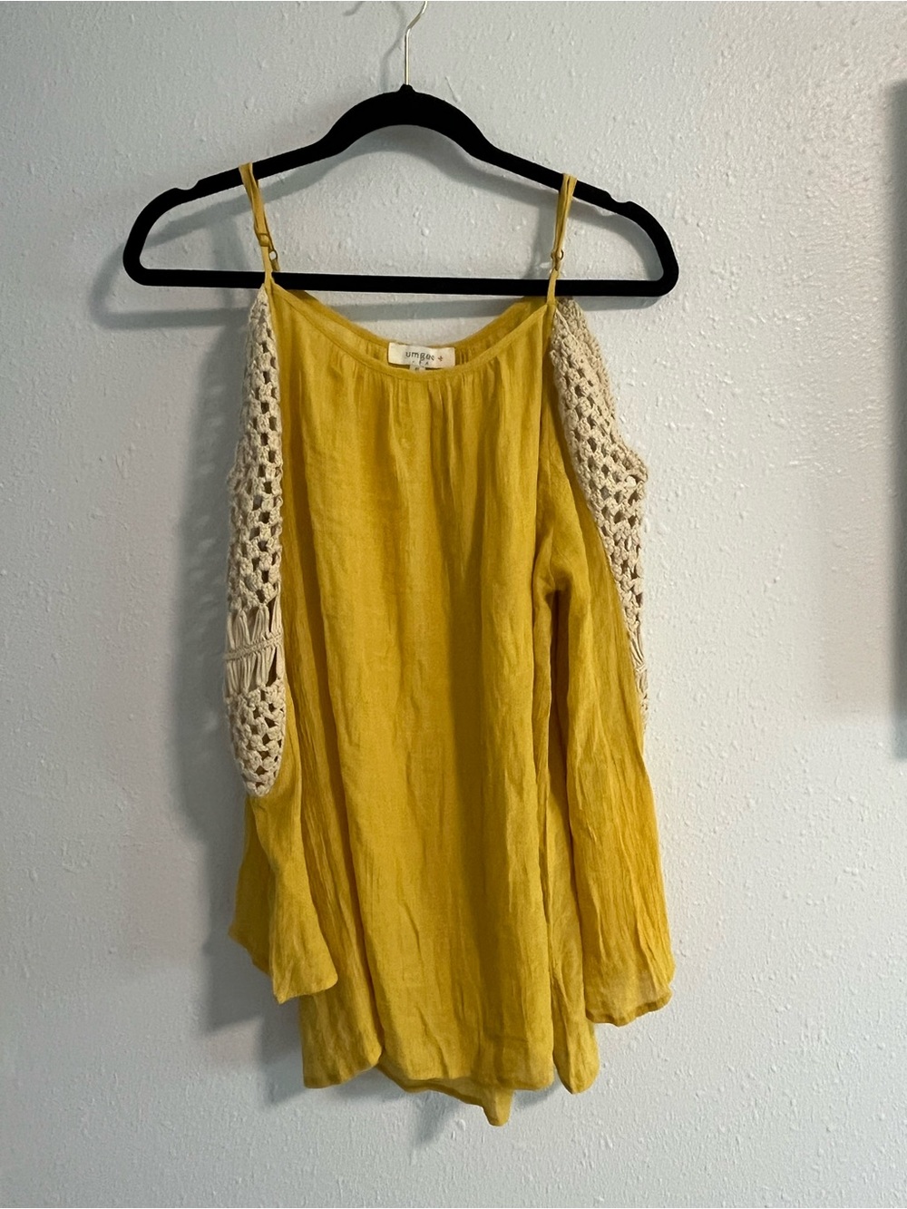 Umgee Mustard Yellow Cold-Shoulder Top with Cream Crochet Sleeves Size XL